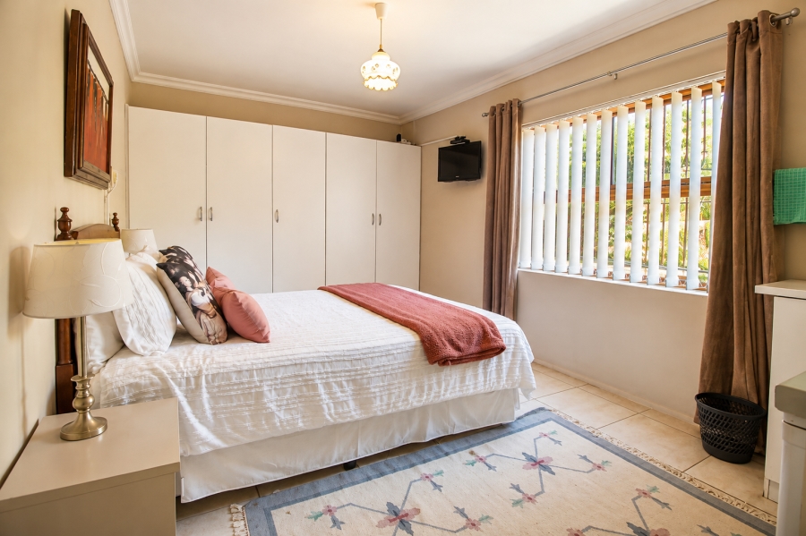 5 Bedroom Property for Sale in Wavecrest Eastern Cape